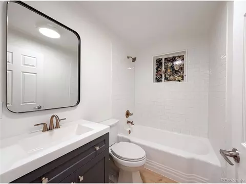Bath - 1950 Edgewood Dr, Boulder, CO 80304 photo 2 of 3
