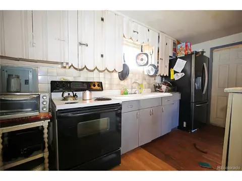 Kitchen - 851 E Jasper Ct, Granby, CO 80446 photo 2 of 3