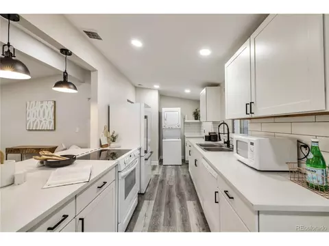 7809 Greenleaf Ln, Denver, CO 80221 photo 8
