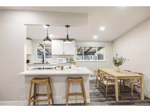 7809 Greenleaf Ln, Denver, CO 80221 photo 6