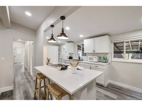 7809 Greenleaf Ln, Denver, CO 80221 photo 7