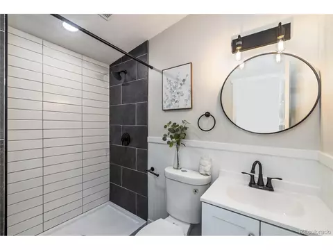 7809 Greenleaf Ln, Denver, CO 80221 photo 17