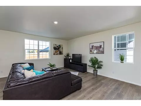 22591 E Radcliff Dr, Aurora, CO 80015 photo 2
