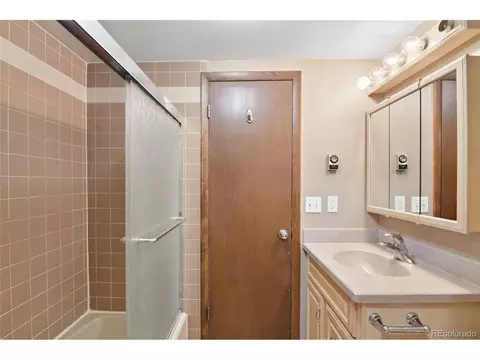 Bath - 6136 High Dr, Morrison, CO 80465 photo 3 of 3