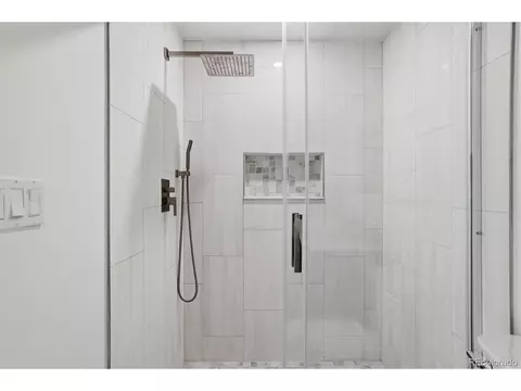 Bath - 2985 Eudora St, Denver, CO 80207 photo 3 of 5
