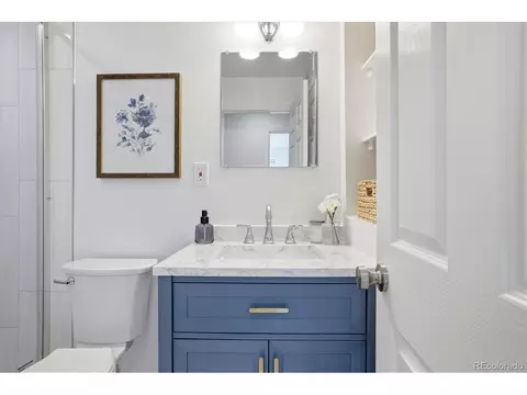 Bath - 2985 Eudora St, Denver, CO 80207 photo 2 of 5