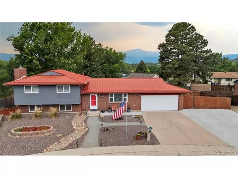 2110 Greenwich Cir, Colorado Springs, CO 80909