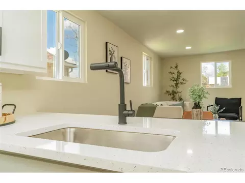 638 Knox Ct, Denver, CO 80204 photo 11