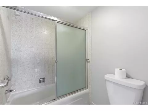 Bath - 955 Eudora St #1105, Denver, CO 80220 photo 1 of 2