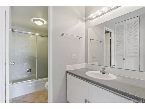 Bath - 955 Eudora St #1105, Denver, CO 80220 photo 2 of 2