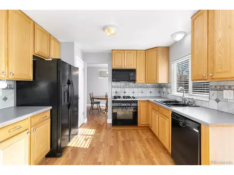 720 S Laredo Cir, Aurora, CO 80017 photo 4