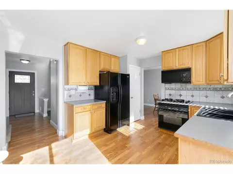 720 S Laredo Cir, Aurora, CO 80017 photo 5