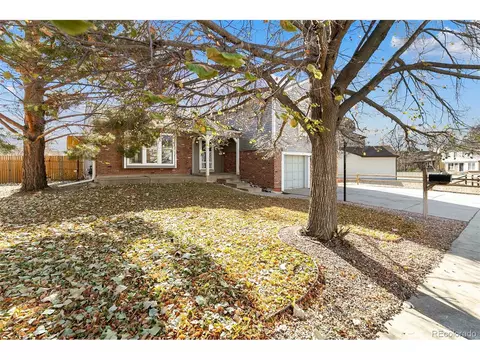 720 S Laredo Cir, Aurora, CO 80017 photo 2