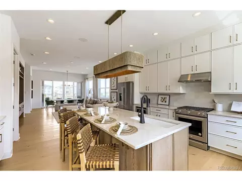 Kitchen - 6272 N Killarney St, Aurora, CO 80019 photo 3 of 4