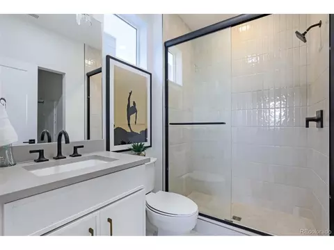 Bath - 6272 N Killarney St, Aurora, CO 80019 photo 4 of 5