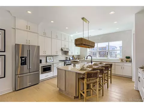 Kitchen - 6272 N Killarney St, Aurora, CO 80019 photo 2 of 4