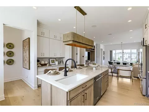 Kitchen - 6272 N Killarney St, Aurora, CO 80019 photo 4 of 4