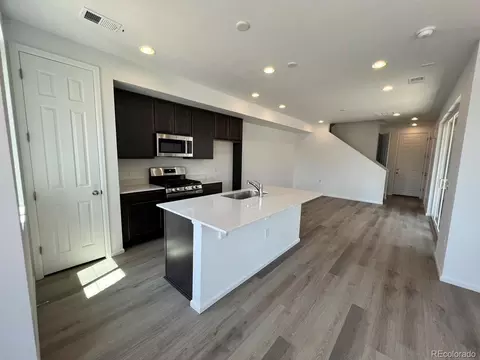 21181 E 67th Ave, Aurora, CO 80019 photo 2