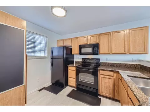 4512 Cornish Way, Denver, CO 80239 photo 10