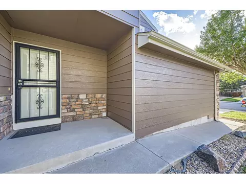 4512 Cornish Way, Denver, CO 80239 photo 5