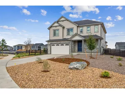 215 S Vandriver Way, Aurora, CO 80018