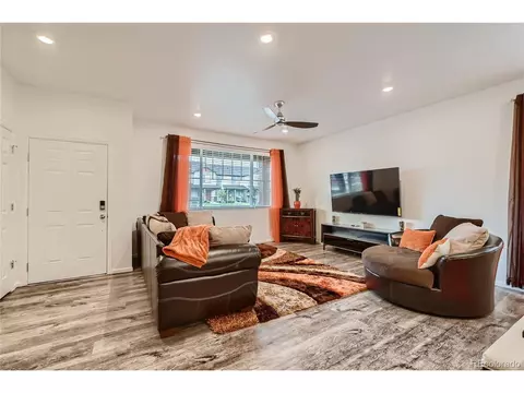 21566 E 59th Pl, Aurora, CO 80019 photo 3