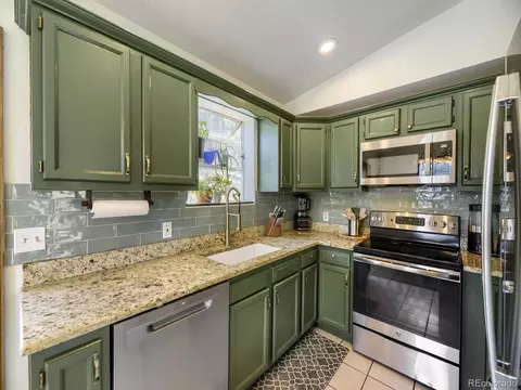 Kitchen - 1423 Roland Dr, Bailey, CO 80421 photo 2 of 3