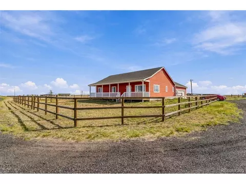 Exterior - 50000 E 112th Ave, Bennett, CO 80102 photo 8 of 9