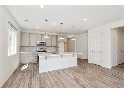 27696 E 10th Dr, Aurora, CO 80018 photo 6