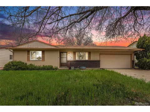 726 Mobile St, Aurora, CO 80011