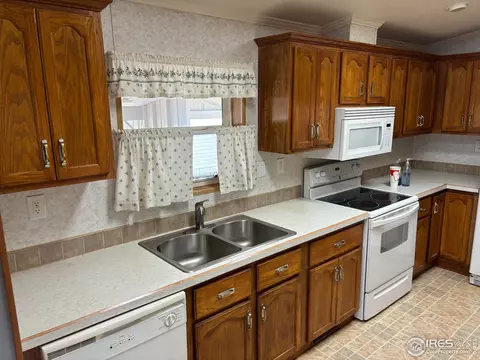 230 N 2nd St #27, Berthoud, CO 80513 photo 2