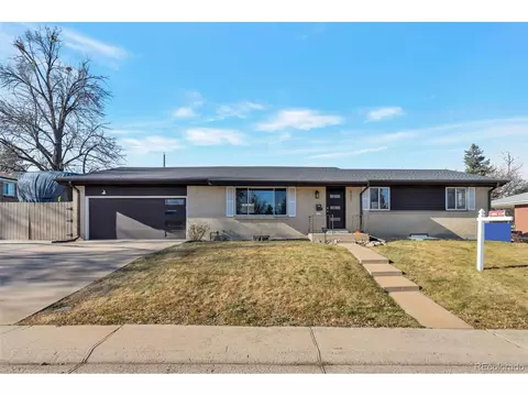 6221 S Logan Ct, Centennial, CO 80121