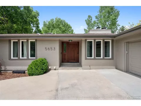 5653 E Southmoor Cir, Englewood, CO 80111
