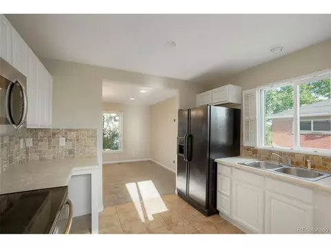 7261 Avrum Dr, Denver, CO 80221
