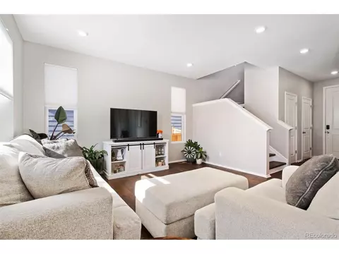 27640 E 7th Ln, Aurora, CO 80018 photo 2