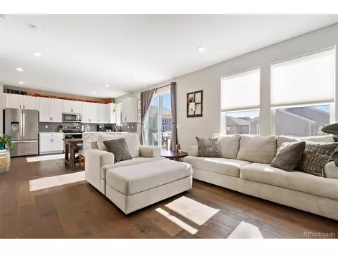 27640 E 7th Ln, Aurora, CO 80018 photo 1