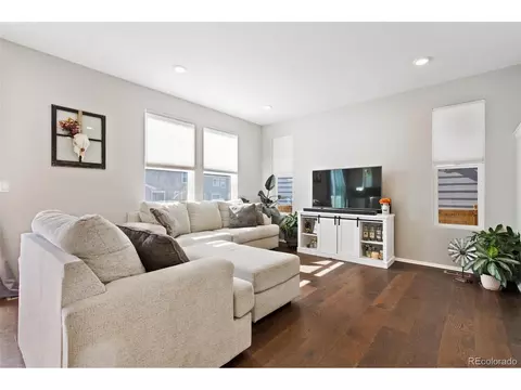 27640 E 7th Ln, Aurora, CO 80018 photo 3