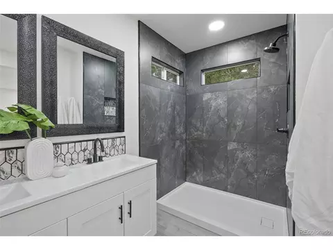 Bath - 6188 Twilight Ave, Firestone, CO 80504 photo 3 of 5