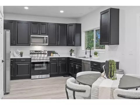Kitchen - 6188 Twilight Ave, Firestone, CO 80504 photo 3 of 4