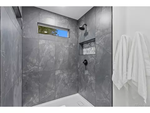Bath - 6188 Twilight Ave, Firestone, CO 80504 photo 4 of 5