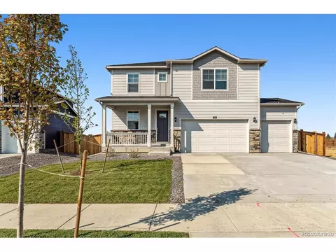 4216 Sandstone Dr, Longmont, CO 80504