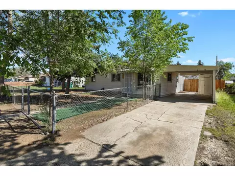 Exterior - 940 Vaughn St, Aurora, CO 80011 photo 1 of 3
