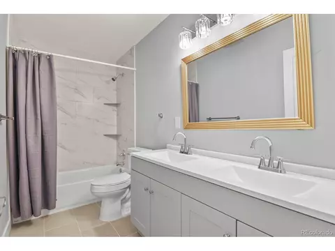 Bath - 940 Vaughn St, Aurora, CO 80011 photo 2 of 2