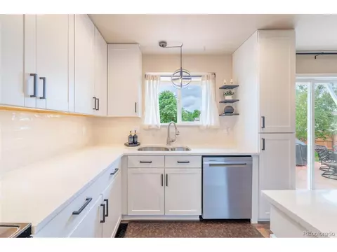 Kitchen - 11285 Daisy Ct, Longmont, CO 80504 photo 2 of 9