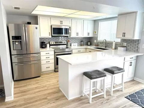520 S Xenon Ct, Lakewood, CO 80228