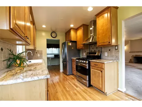 2870 Grape St, Denver, CO 80207 photo 4