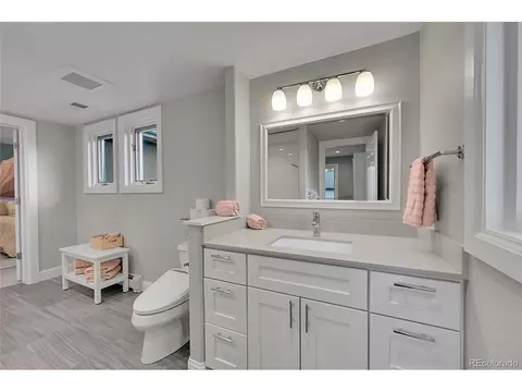 Bath - 2558 Premier Pl, Boulder, CO 80304 photo 3 of 7