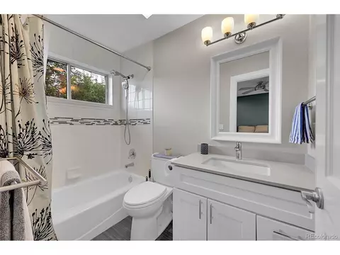 Bath - 2558 Premier Pl, Boulder, CO 80304 photo 4 of 7