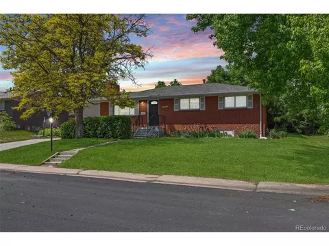6869 S Foresthill St, Littleton, CO 80120