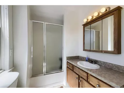 Bath - 818 E 20th Ave, Denver, CO 80218 photo 1 of 4